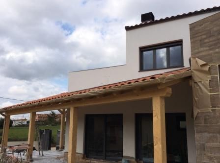 Porche de vivienda unifamiliar
