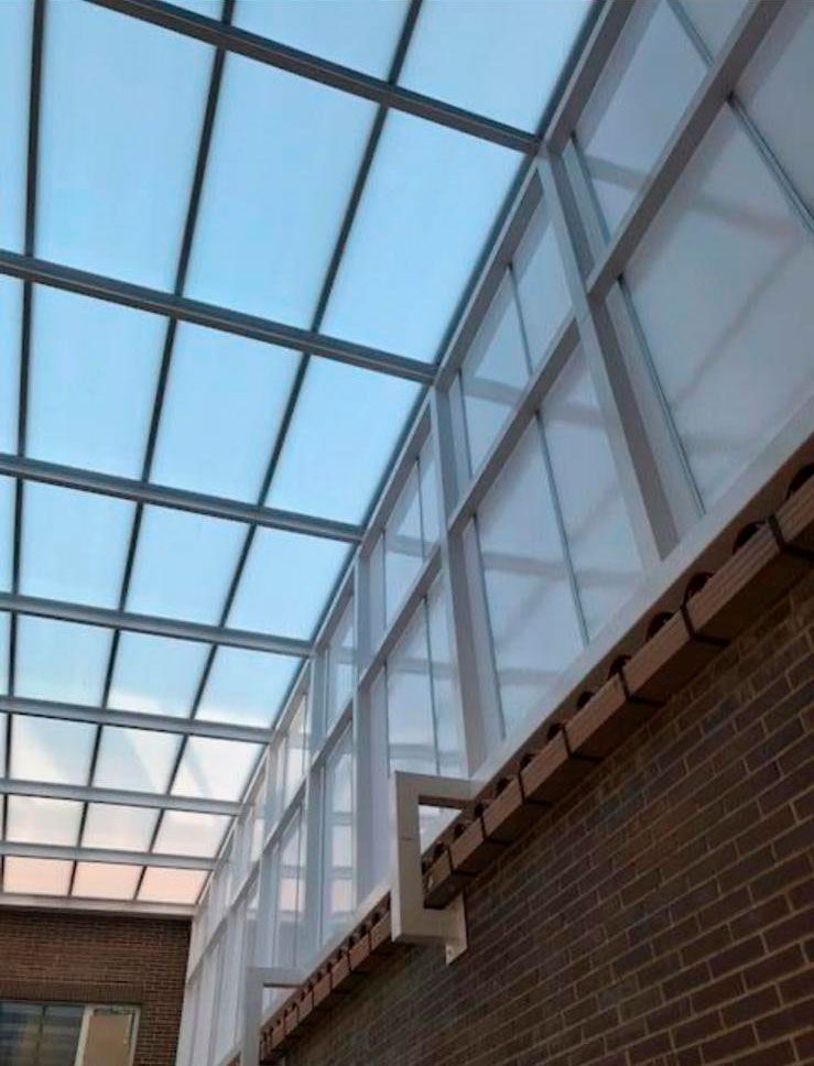 Cubierta de vidrio interior colegio