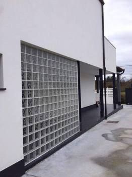 Pared de ladrillos de vidrio