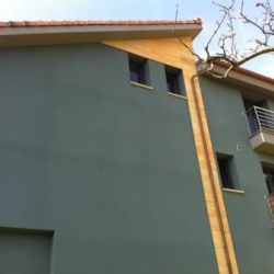 Detalle de acceso al porche de la vivienda